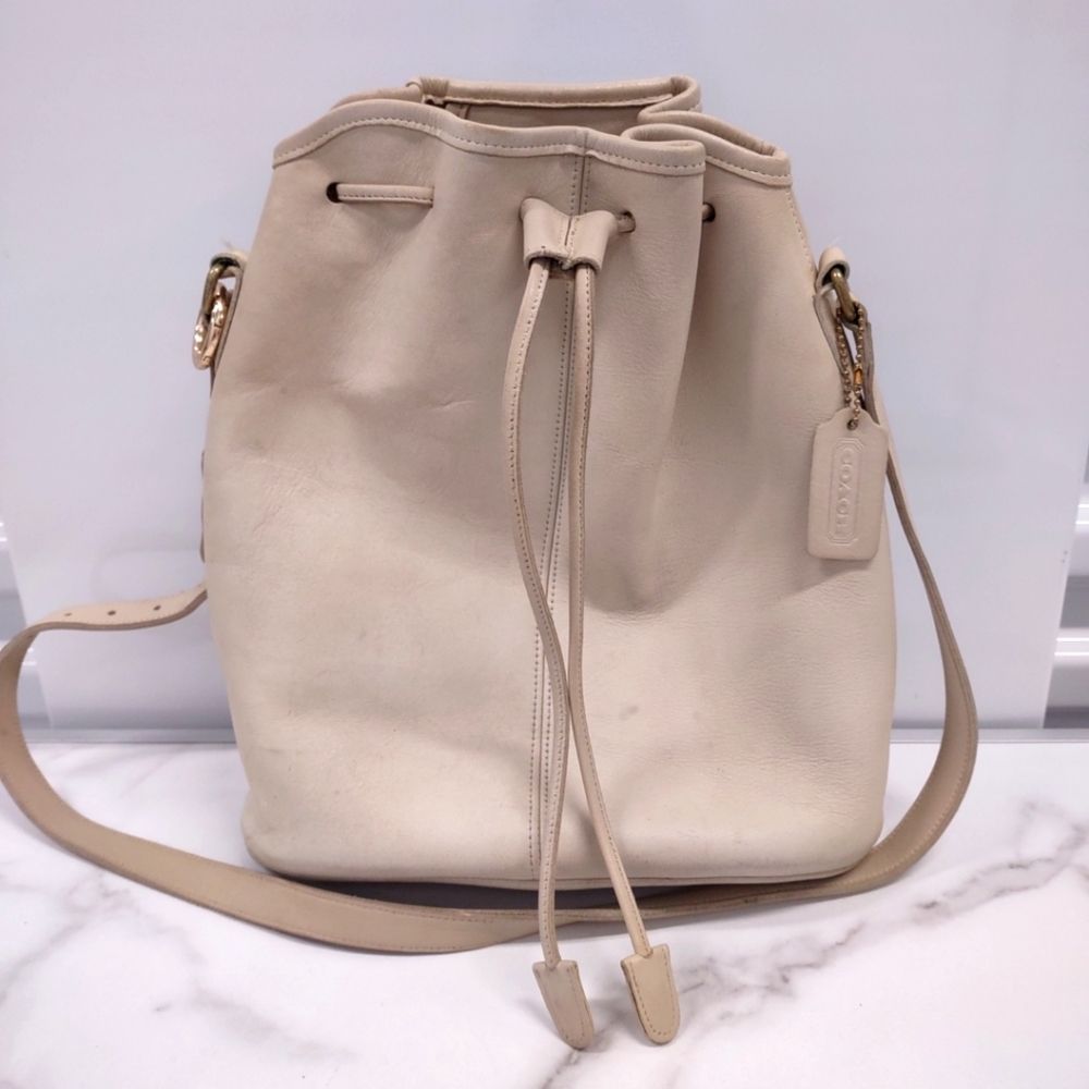 Vintage Coach Nicholas Drawstring Bone Bucket Bag. 9946